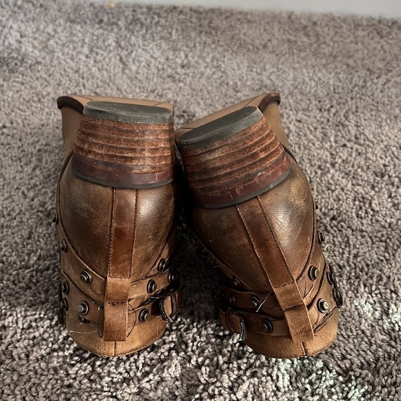 Nordstroms Halogen Leather stacked Heel Bootie’s Size 8 1/2 - Picture 6 of 12